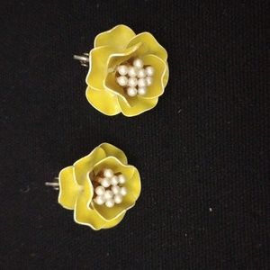 Vintage Marvella Yellow Enameled Metal Flower W/ Faux Pearls Clip On Earrings